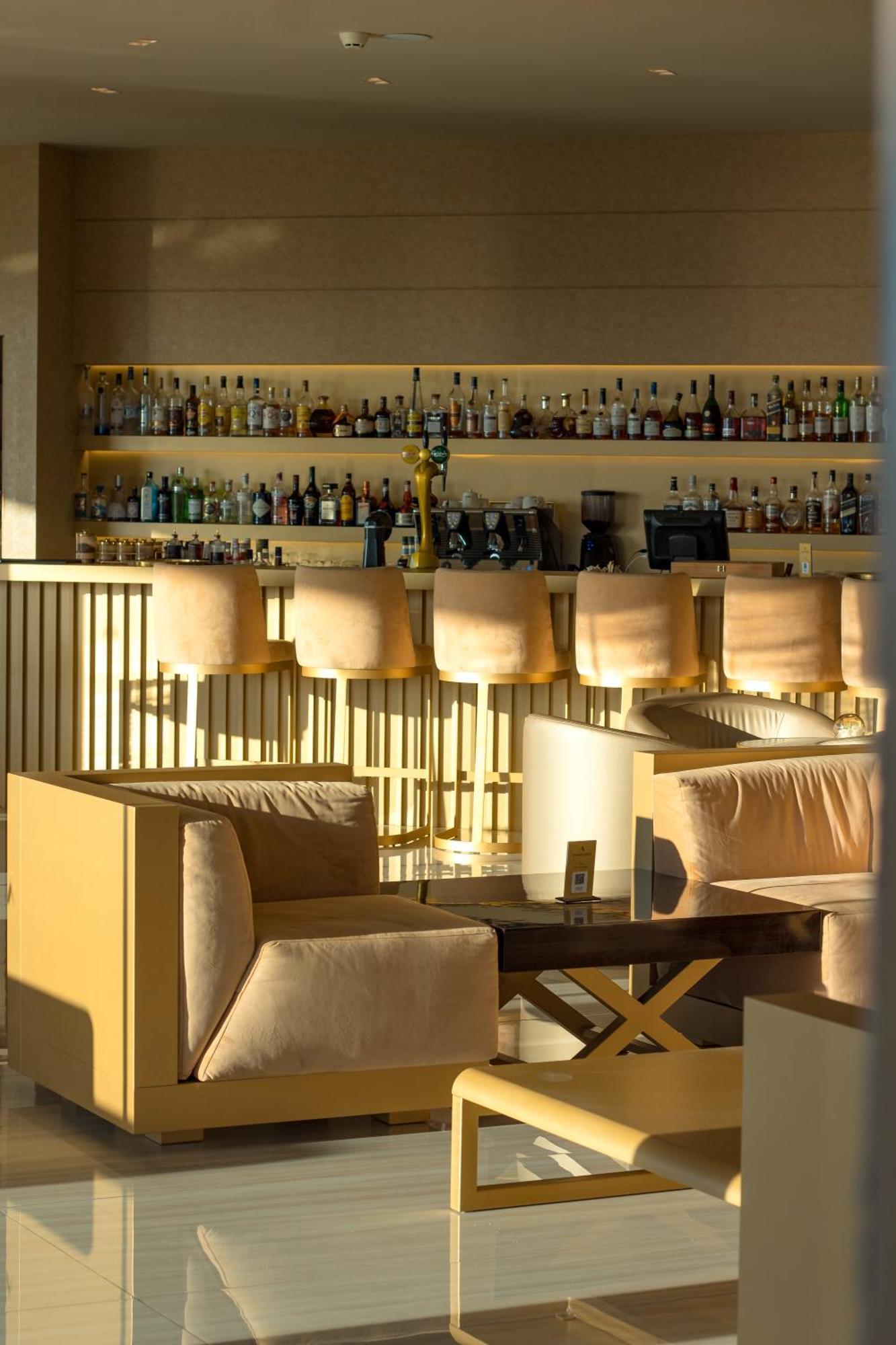 Amarande (Adults Only) Hotel Айя Напа Екстериор снимка The bar at the 101 bar