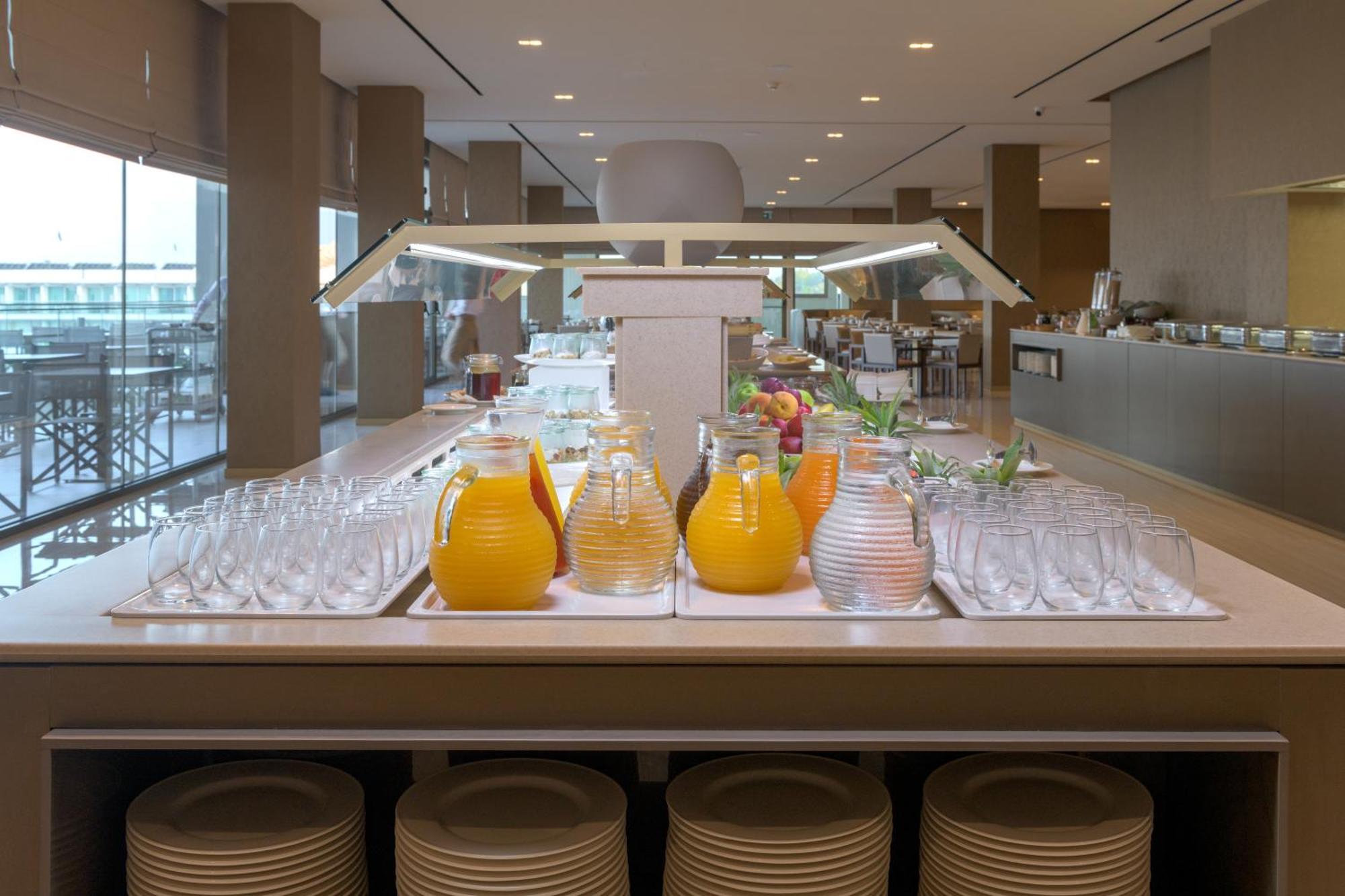 Amarande (Adults Only) Hotel Айя Напа Екстериор снимка A buffet at an airport lounge